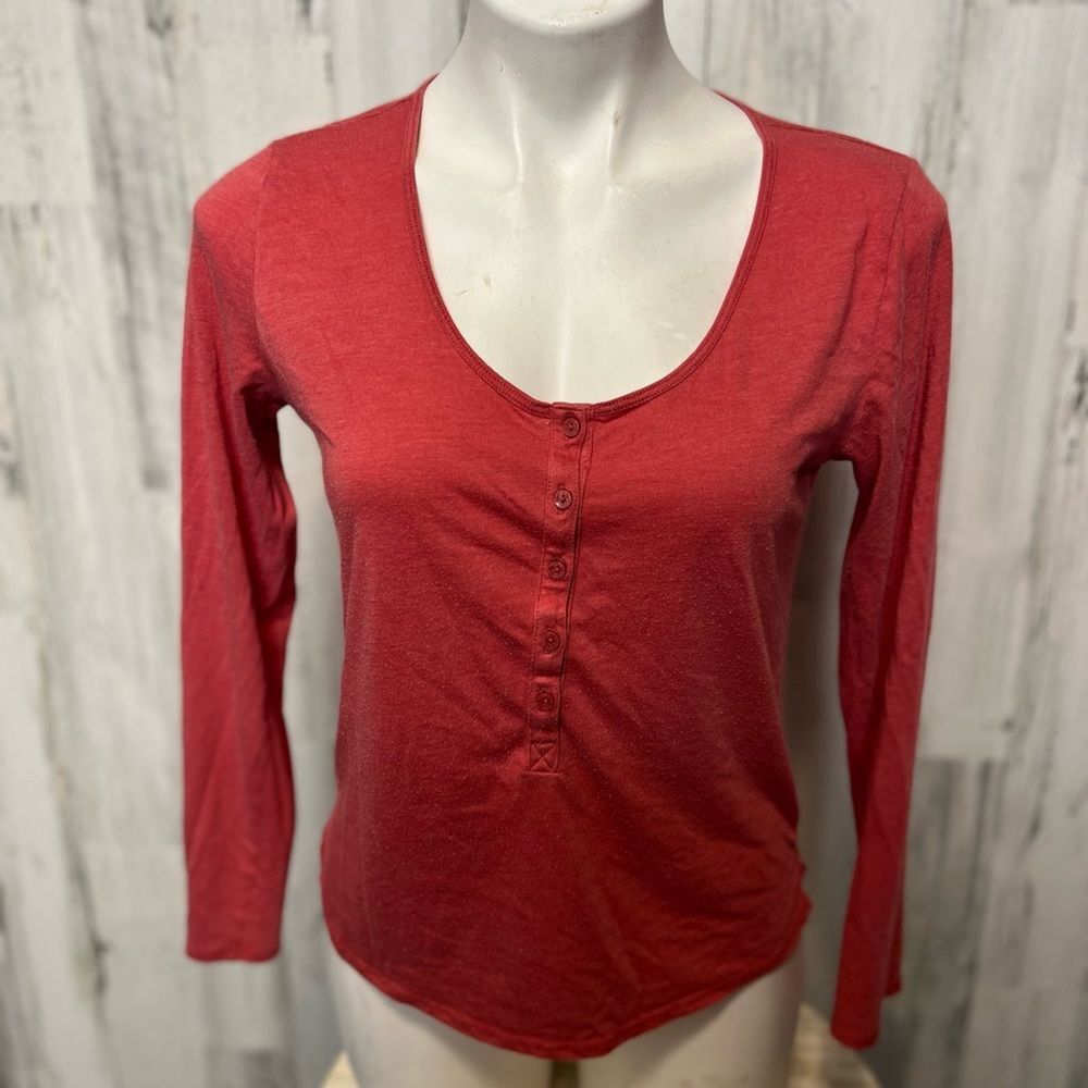 Victoria's Secret Coral Pink Henley Long Sleeve Shirt Womens Size Small S Scoop